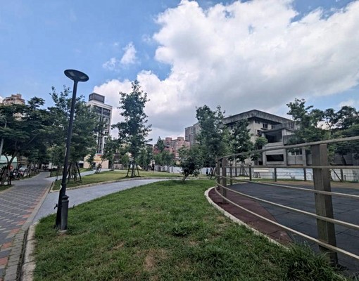 大全聯中和店公寓方正三樓~前後陽台中取靜!! - Image 16