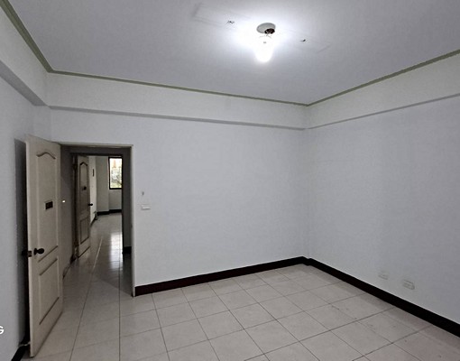 <大昌陽明熱鬧商圈>低價大昌路上1-5樓大透店-重新整新粉刷 - Image 8