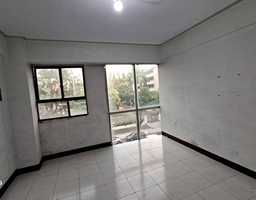 <大昌陽明熱鬧商圈>低價大昌路上1-5樓大透店-重新整新粉刷 - Image 4