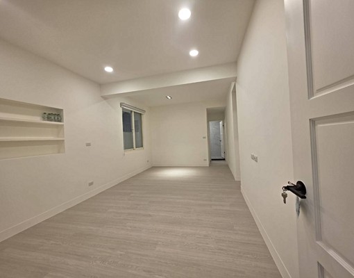 大坪林站★住家商辦皆宜★邊間一樓★全新裝潢★3房大前院 - Image 11
