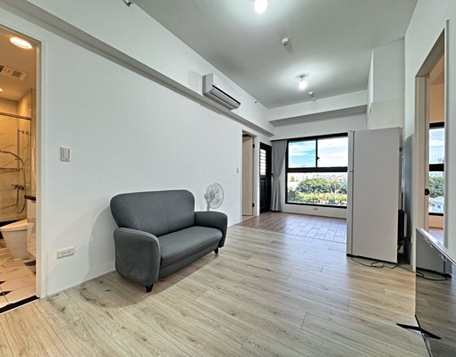 青埔🉑租補~大兩房~傢俱可談~採光佳~全室木地板 - Image 1