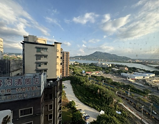 淡水海景淡江大橋全聯優質陽台大套房 - Image 1