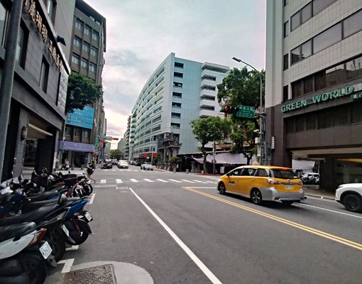 北市中山區德惠街稀有釋出大套房 - Image 15