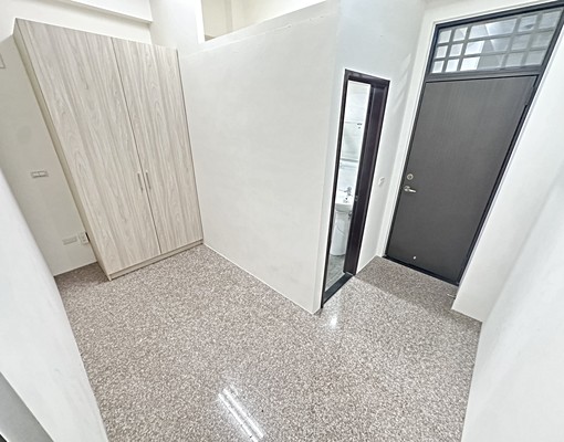 🔥西區大套房/獨洗曬/可租補/含機車位/含水、網路🔥 - Image 10