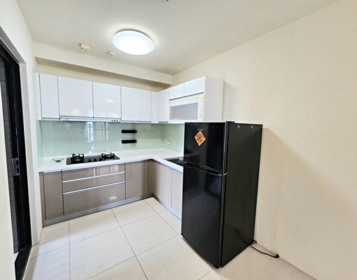 大里新市政『君大院』美3房+平面車位附簡易傢俱（可租補含管) - Image 12