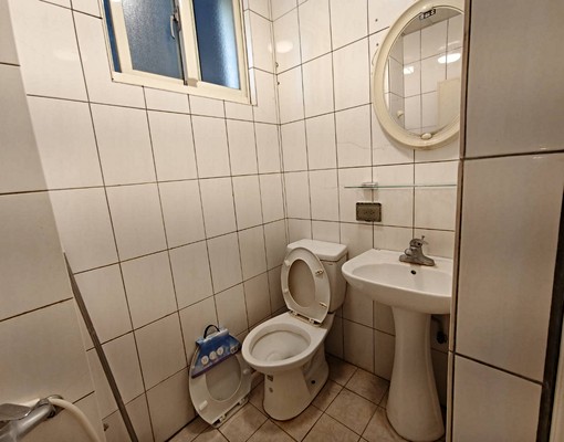1房/1聽/1衛/1曬衣防盜栏/分離式變頻冷暖氣機可租屋補助 - Image 3