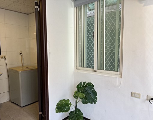可租補報稅/近松山捷運站/採光溫馨套房/獨立洗衣機 - Image 7