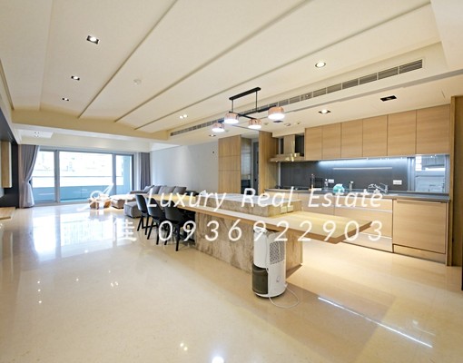 信義亞緻101景大陽台奢華裝採光佳近捷運象山信義計畫區豪宅 - Image 2