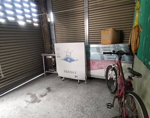 芳安路近吳鳳南路，二層樓木造透天，低租金，有孝親房 - Image 2