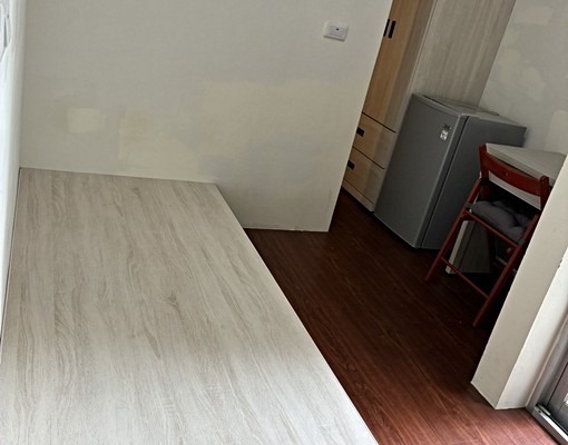 近火車站新光三越含電梯網路,室外曬衣露臺,乾淨明亮小清新套房 - Image 3