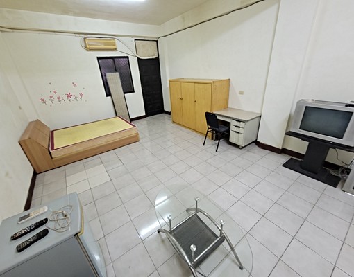 大套房8500元15坪陽台洗衣機WIFI - Image 1