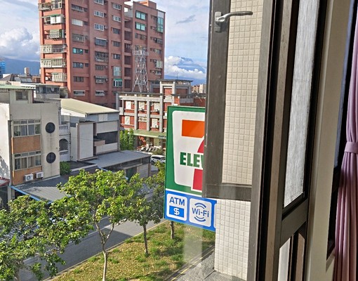 美崙文教區電梯套房出租,一層2戶 - Image 7