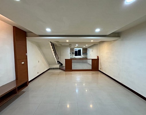 水湳商圈|兩層透天|門前可停雙車 - 591租屋網 - Image 6