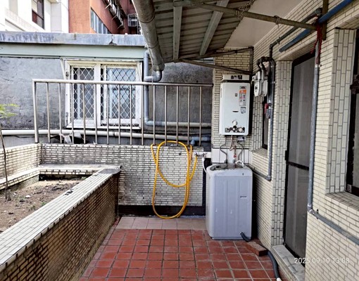 公館捷運步行4分鐘靜巷花園套房(房仲勿擾) - Image 9