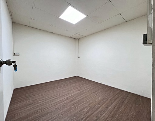 整棟透天!!💖🦁現況出租適合當勞工宿舍/雙出入口、大露台 - Image 3