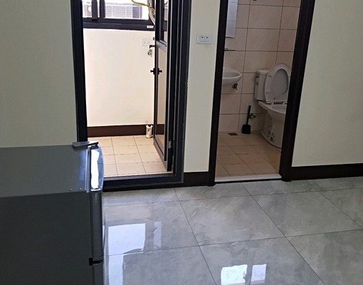 輕屋齡-新建透天厝-陽台套房出租-和美市中心 - Image 3