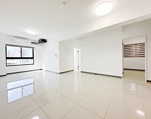 √小茵首選㊣全新大空間公園旁四房加平面車位 - Image 1