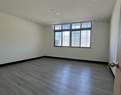 集美街商圈旁2樓近台北火車站西門町全室翻新裝璜 - Image 1