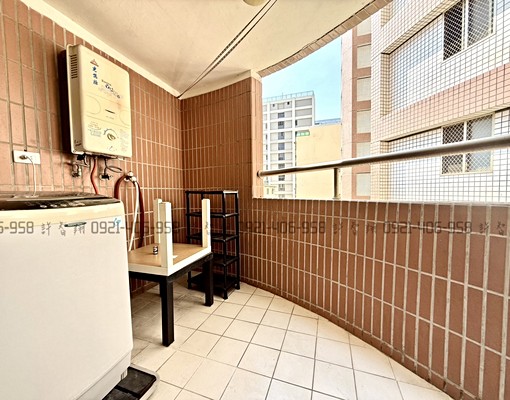 逢甲商圈電梯大套雙陽台可租補可貓電傢俱全配 - Image 3