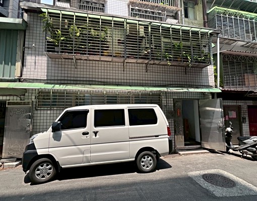 🍎翠華街靈活運用空間公寓一樓🍎方便停車 - Image 1