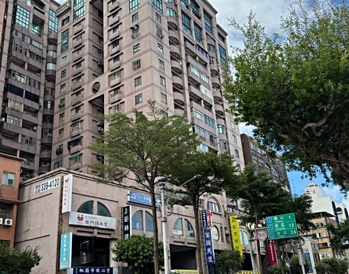 桃園南門公園旁電梯獨立套房、有車位、車位另計 - Image 11