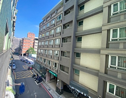 逢甲商圈旁/陽台可獨洗/河岸採光美套房/鬧中取靜/樓下超商 - Image 8