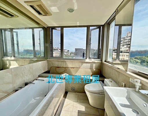 稀有透天1至4樓可店面住辦-林口老街康橋伯大尼校區有2個車位 - Image 6