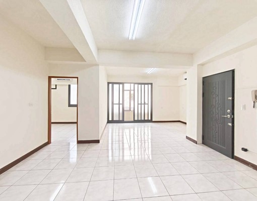 可租補~澄清醫院~全新整理管線重拉精美大三房~家具電可談 - Image 1