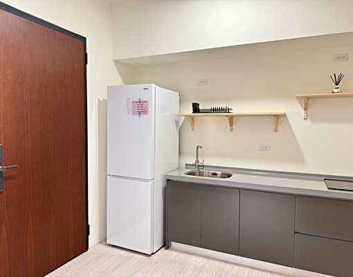 文化三路電梯大樓|全新裝潢一房一廳|家具家電齊全 - Image 4