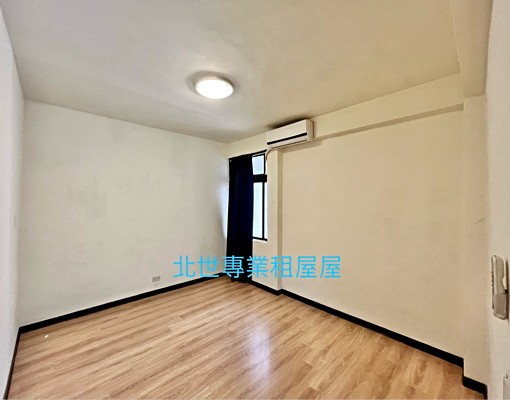 可租補-大巨蛋松菸4+5樓大空間有露台4+1房屋況佳 - Image 4