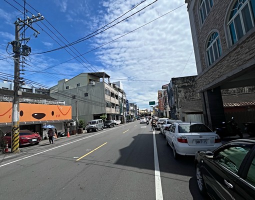 出租瑚連路大透天有電梯2樓(可租補) - Image 2