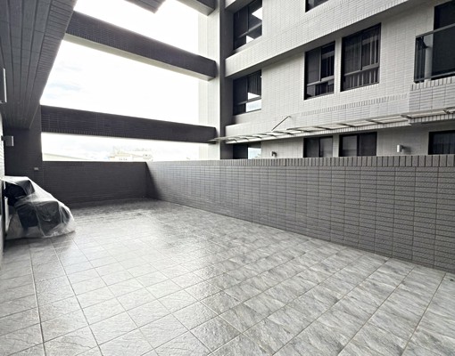 高CP大三房30秒到全聯，超大露臺，含平面車位管理費 - Image 13