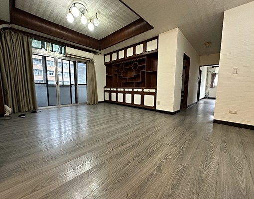 近捷運板新站【超值4房2廳】可補助★可入籍★一層一戶 - Image 1