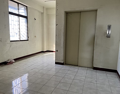 專(租)仁德/中正路大路面三角窗透天店面 - Image 13