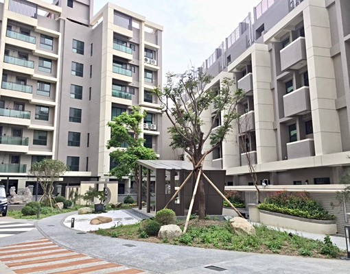 竹南科學園大三房加平面車位。屋主自租免仲介費 - Image 2