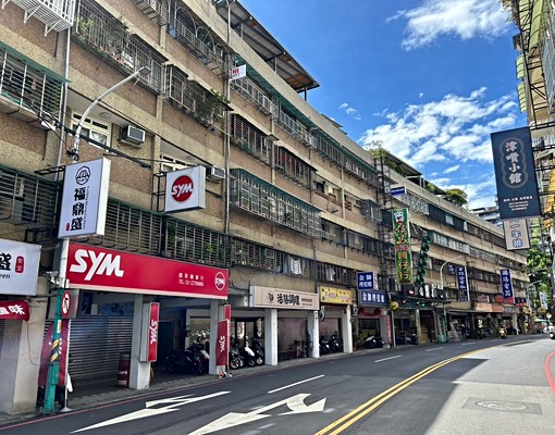 公園一路美寓五樓.交通便利 - Image 1