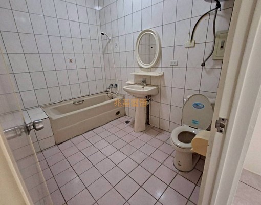 兆基🏡76坪透天厝正鬧區黃金地段 - Image 12