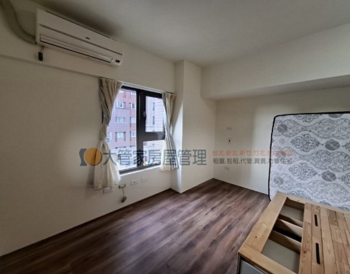 租近巨城.屋況極新.樓中樓附陽台 - Image 6