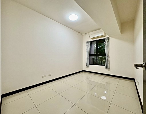 軍福公園路易莎葳格中學旁大三房附平面車位 - Image 12