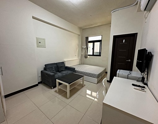 南科LM套房-陽台獨洗-變頻冷氣-管理室-中華電信500M - Image 2