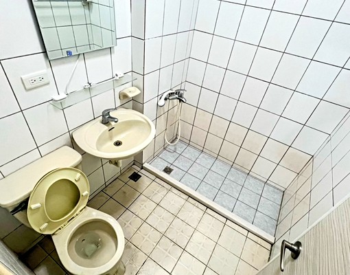 樹林興仁夜市【超值4房2衛】全新裝潢.可租補.電梯.雙陽台. - Image 11