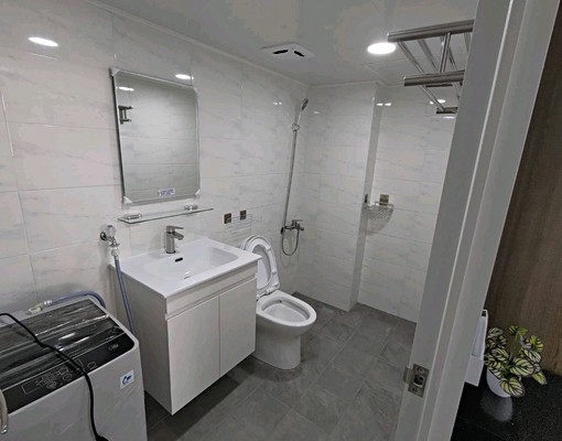 裝潢唯美獨立套房,獨立衛浴獨洗,有陽台可晾,屋主自租. - Image 5