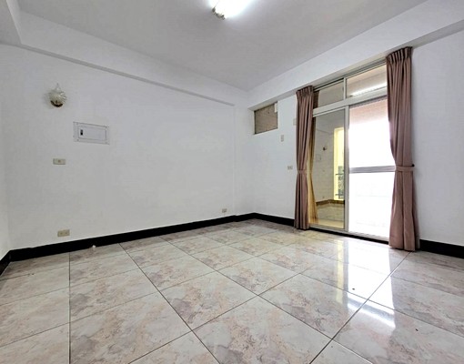 ㊝北區近黃昏市場/和緯路朝南透天6房店住/可營登租金已含稅 - Image 3