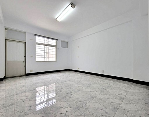 ㊝北區近黃昏市場/和緯路朝南透天6房店住/可營登租金已含稅 - Image 13