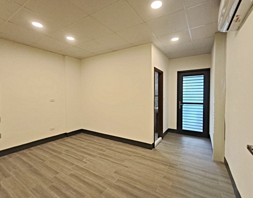 ✨可租補✨近新興公園✨全新整理✨門前停車 - Image 9