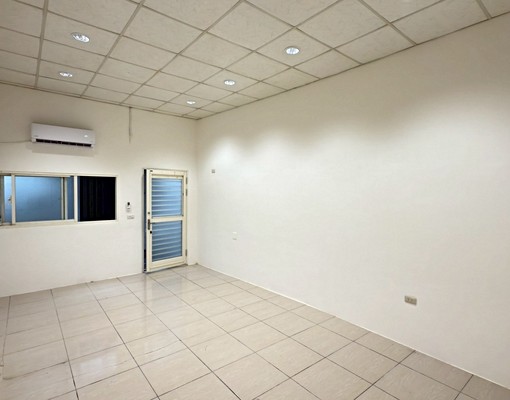 南門市場騎樓靜巷一樓透天 - Image 5