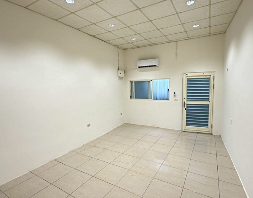 南門市場騎樓靜巷一樓透天 - Image 1