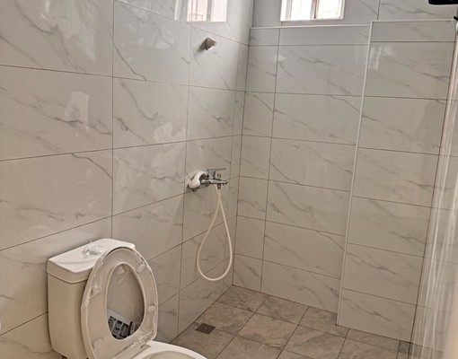 可租補，1樓汽車停車格可租,全新傢俱，廁所翻新，靜巷乾淨套房 - Image 13