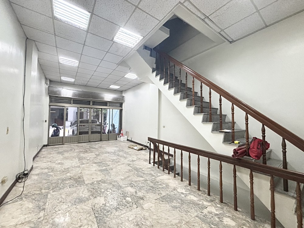 近南屯捷運🔥B1~5F透天✨可營登/戶籍/租補🏡可停4車 - 591租屋網 - Image 1