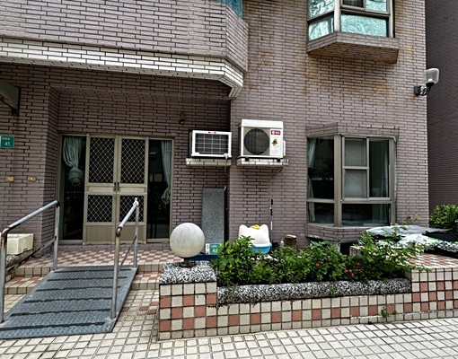 東區#吉寶市/免爬樓梯/溫馨2房/寵物友善小宅 - Image 2